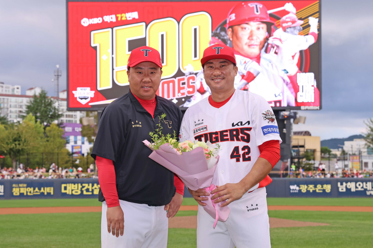 KIA 최종전, 안방마님 축하로 시작했다…김태군, 역대 72번째 1500…