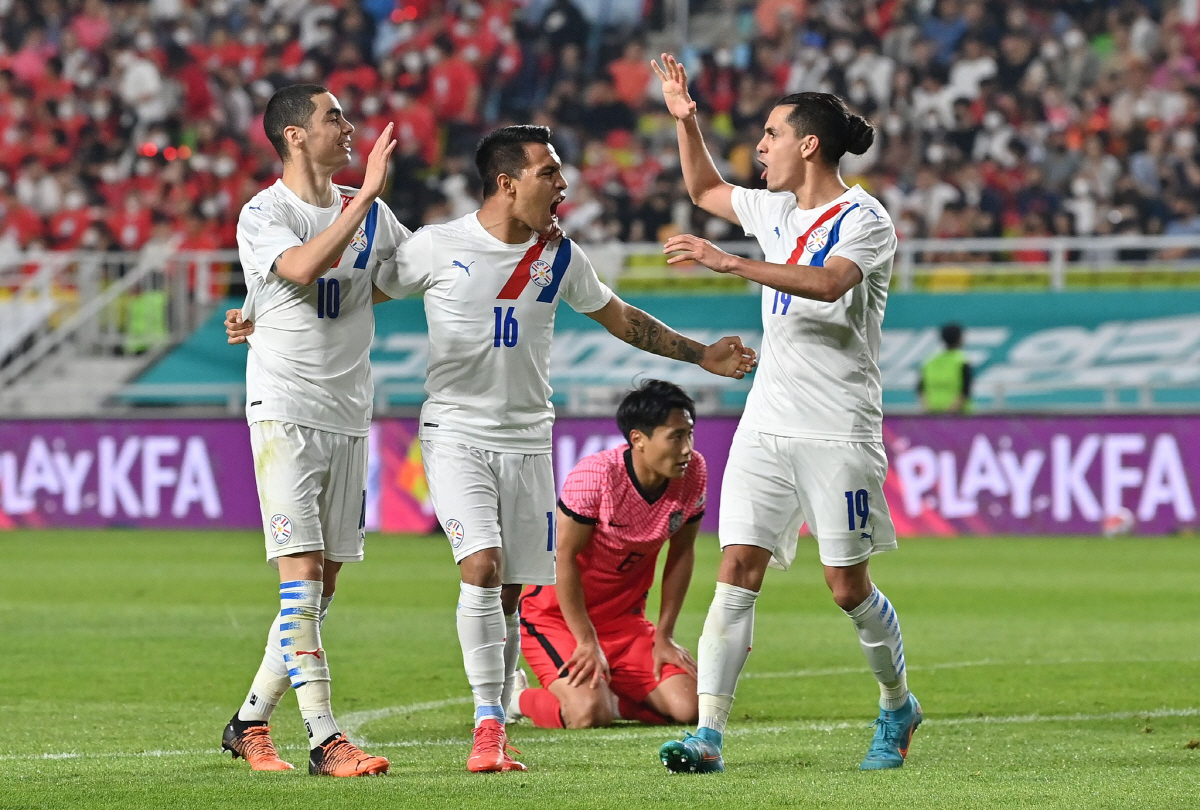 [오피셜] 손흥민 앞에서 한국 박살낸 前 EPL 리거 또 온다...파라과…