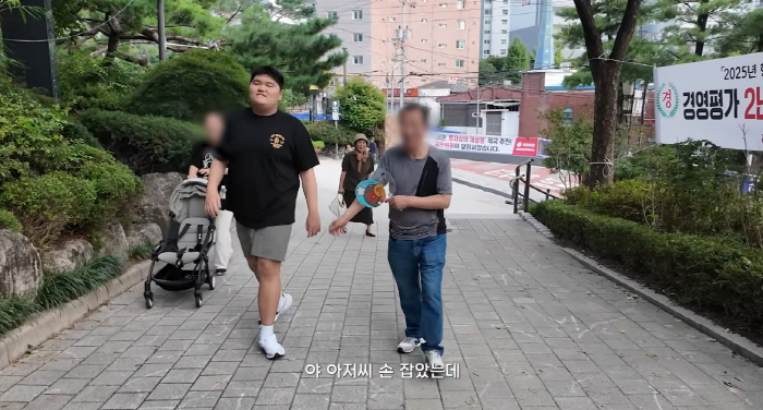 오윤아, 모르는 아저씨 손 잡는 발달장애 子에 당황 "왜 그래"