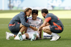 휴~ 다행이다! '발 종아리 어깨 부상' 김민재, 프랑크푸르트전 결장...대표팀 합류는 여전히 불투명