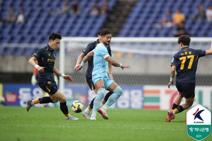 시즌 1호 '10-10' 대구FC의 심장 세징야 "나태해지면 K리그1에서…