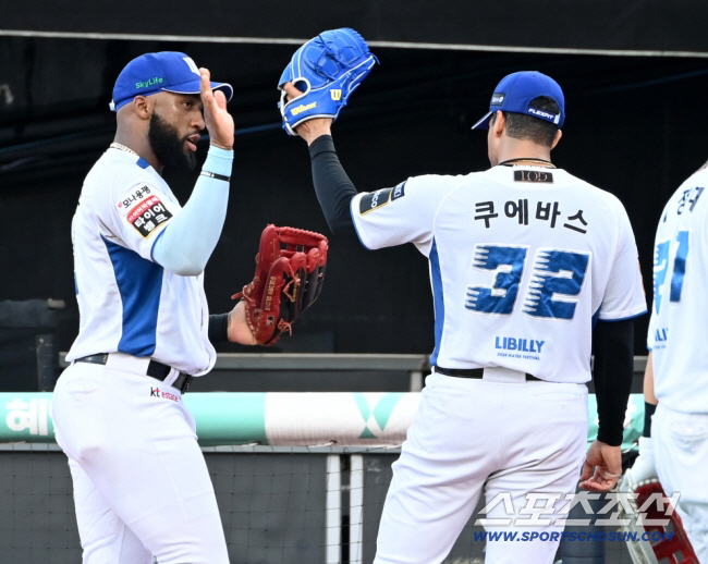 특급 외인 2명이 동시에 '폭망'할 거라 누가 예상이나 했겠나...왜 6…