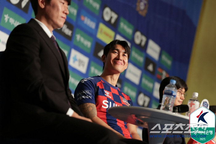 '39세 수원 투혼 캡틴'이용,갈비뼈 골절 참고 제주전 끝까지 뛰었다..…