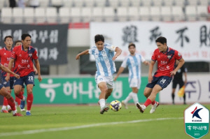 '이러다 강등?' 울산, '이동경 10-10 가입' 김천에 0-3 완패 '창단 첫 파이널B행'...대전은 포항에 3-1 완승