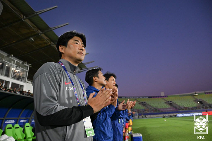 "韓 축구, 일본 덕분에 기적의 16강!" 승리와 함께 하늘 찌른 자신감…