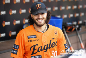 '개막 17연승 vs 50홈런-150타점' 무엇이 더 가치 있는 신기록일까. MVP 여기서 갈린다