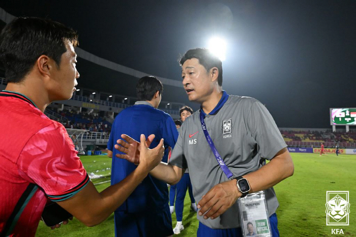 'U-23 아시안컵 본격 준비' 이민성호, 사우디아라비아 전지훈련 출국.…