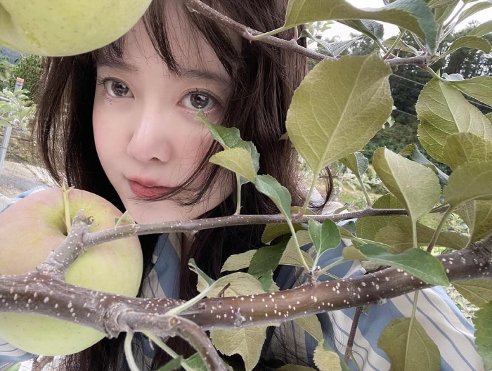 원조 얼짱 구혜선, 사과밭서 뽐낸 ‘상큼 미모’..40대인데 20대 같아…