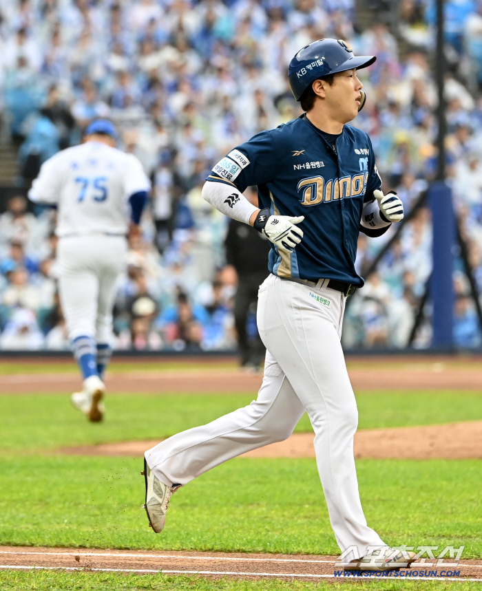 "햄스트링 교체" 박건우에 김형준까지 부상 교체, 4-1 리드 NC에 돌발 부상 변수 비상[WC1]