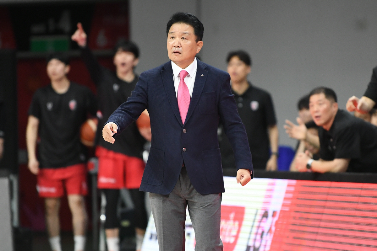 '3쿼터 맹폭' 유도훈의 안양 정관장, 대구 한국가스공사 83-66 잡고…