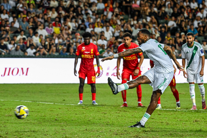 도박 징계→연봉 '2000% 인상' 인생 역전! "韓 주장 사우디 안 간다" 손흥민과 정반대 선택, 거액 벌고 토트넘 입단? "월드컵 참가 기회"