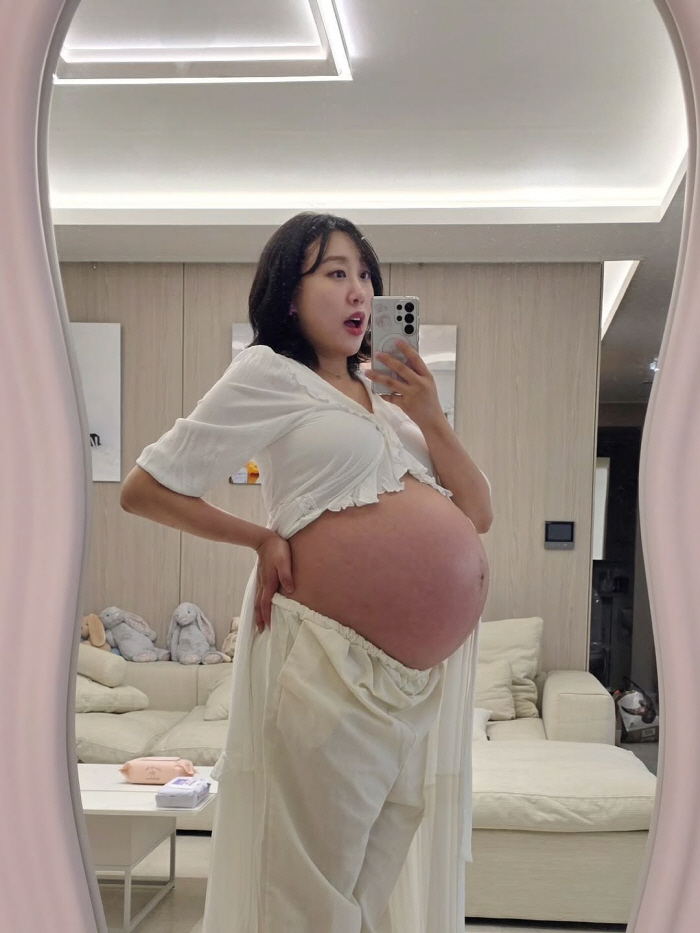 임라라, '출산 D-10' 터질듯 D라인 "갈비뼈 통증·심한 두통, 버티기 힘들어"