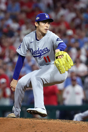 '지옥문 열릴 뻔, 사시키가 닫았다' 스넬 6이닝 무실점호투 사시카 2G연속 세이브. 다저스 디비전시리즈 원정 2연승