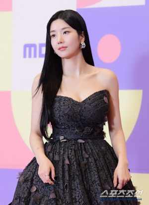 '24억 건물주' 권은비, 오빠 결혼식 비용 전액 부담…