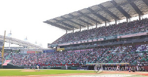 프로야구 준PO 1차전 매진…가을야구 24경기 연속 만원