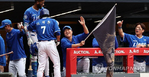 삼성 이재현, PS 최초로 '1회초 선두타자 초구 홈런'