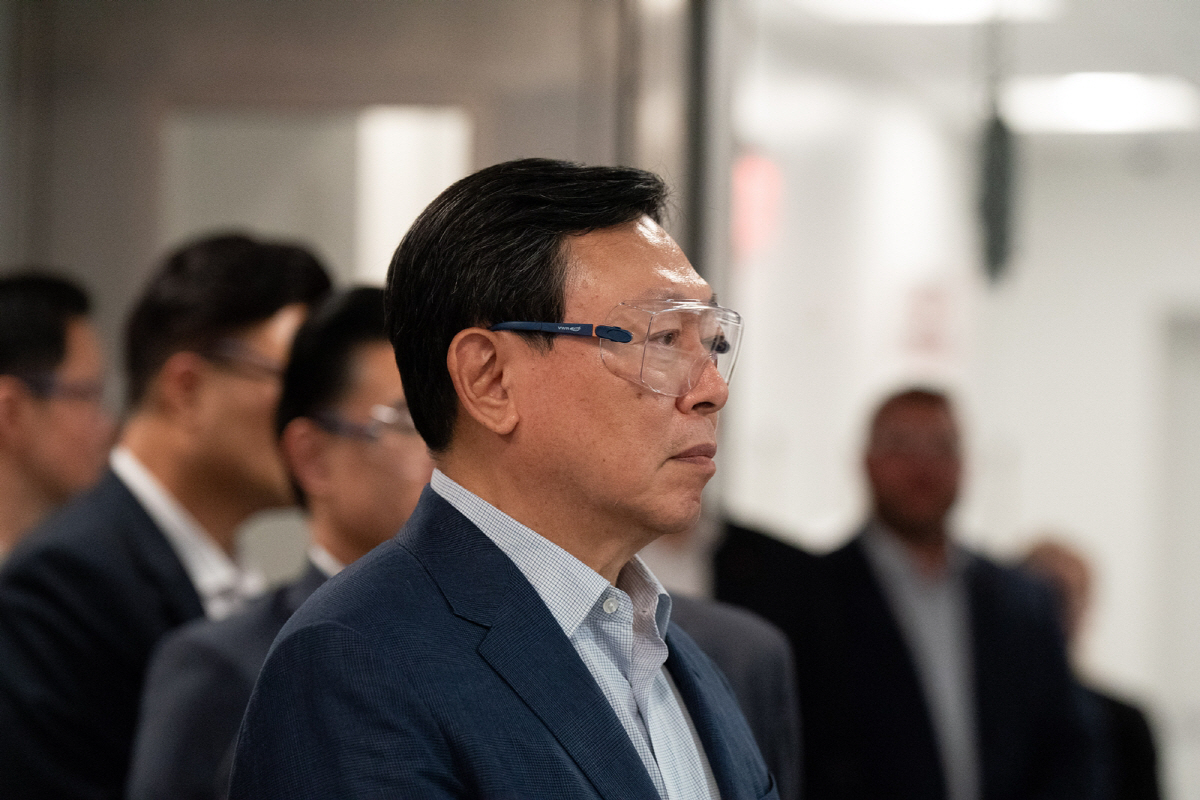 미 현장 경영 나선 신동빈 롯데 회장, 바이오사업 생산시설 점검