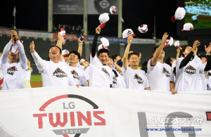 '1위' LG의 딜레마, 후보는 '12명' 최다 → 결과는 '빈손'?…막강 전력, 팀 전체가 거대한 A급 [SC포커스]