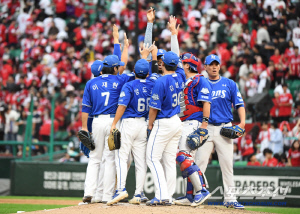 '타선 살아나고, 가라비토 아꼈다' 분위기 탄 삼성, 최상의 시나리오 열렸다[준PO 현장]
