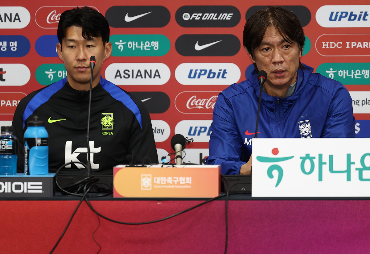 [현장인터뷰]홍명보 감독 극찬 "손흥민 장거리 이동→시차 적응, 최다 출…