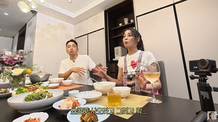 '50세' 한고은, 갱년기 증상 고백 "2kg찌고, 안 먹던 초콜릿 땡겨…
