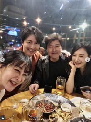 '혼외자·극비결혼' 정우성, 첫 사석 포착 