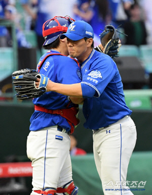 오승환에게 공 넘겨받은 클로저…1이닝 10구 퍼펙트 SV, 우승 마무리 본능 깨어난다