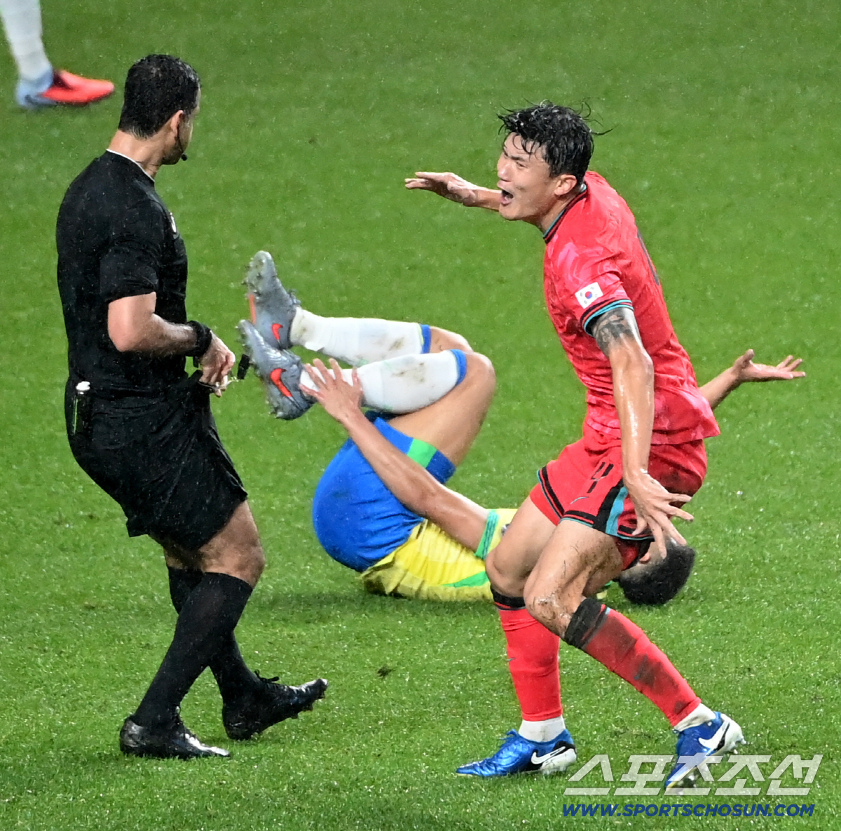 [현장인터뷰]'기나긴 90분' 홍명보 감독 감싼 치명적 실수, 김민재 "…