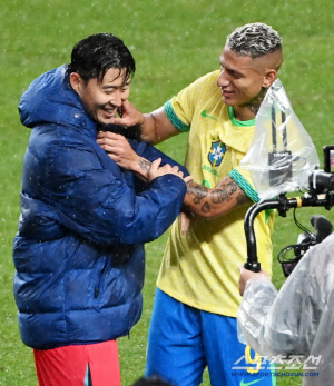 '우리 캡틴 SON, 韓 새 역사 썼어요!' 토트넘 동네방네 자랑…손흥민 A매치 137경기 축하 '국제 무대 기록'