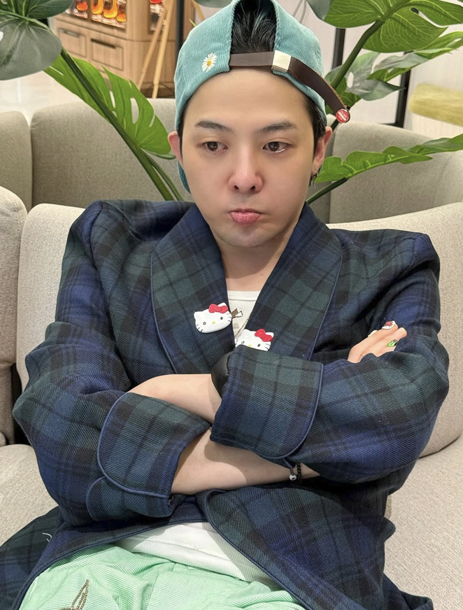 지드래곤, 깡마른 줄만 알았는데..태평양 어깨 “섹시해”