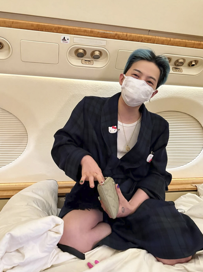 지드래곤, 깡마른 줄만 알았는데..태평양 어깨 “섹시해”