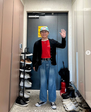 조세호, 35억 신혼집 현관서 포착된 달달한 손인사…'아침부터 ♥사랑꾼'