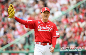 02년생 투타 듀오 미쳤다! PS 신기록 세운 투수, 2경기 연속 홈런 때린 타자 → SSG 김건우 고명준을 기억하라 [준PO2]