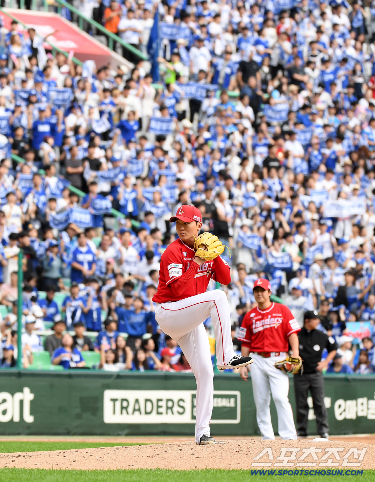 'KKKKKK' KBO 최초 기록 쓰고도 3⅓이닝 조기 강판…왜?[준PO…