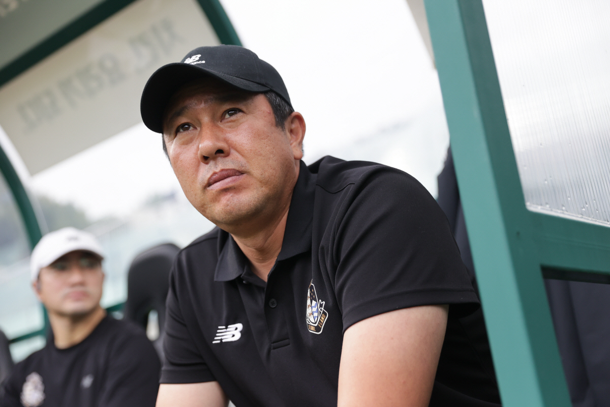 [K리그2]'승격전쟁' 다운 혈투, 이랜드가 웃었다...'변경준 극장골'…