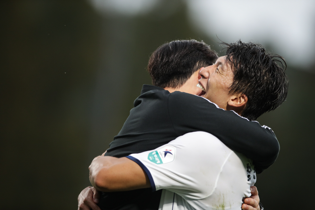 [K리그2]'승격전쟁' 다운 혈투, 이랜드가 웃었다...'변경준 극장골'…