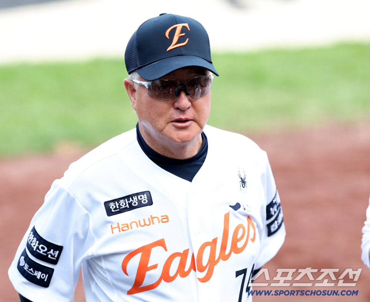 '8이닝 무실점' 점검 완료…'33승 합작' 한화 역대급 원투펀치 준비 …