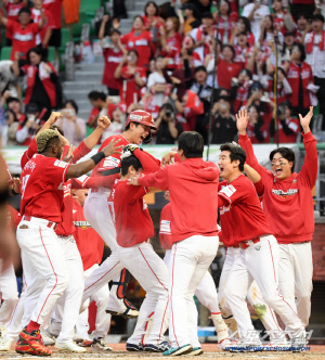 FA 영입하려다 실패 → 지명권 5000만원 투자, 이 거래가 PS 4연패를 끊었다