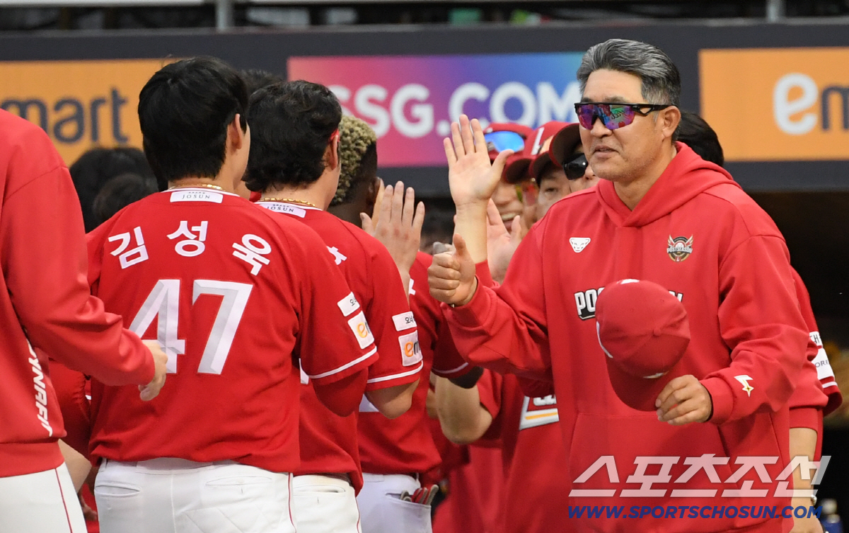 FA 영입하려다 실패 → 지명권+5000만원 투자, 이 거래가 PS 4연…