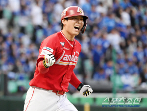 '땡큐, 김성욱' 전율의 끝내기포, 대전에서 환호성이?...왜 SSG보다 한화가 더 기쁠까