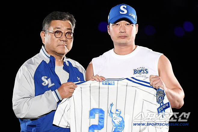 모든 것이 완벽했던 한미일 끝판왕의 감동 은퇴식, 그런데 유니폼은 꼭 벗…
