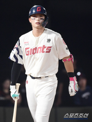 가을야구 탈락보다 더 충격...대표팀에 롯데의 자랑 '윤나고황' 자리 없다, 이게 냉혹한 현실이다