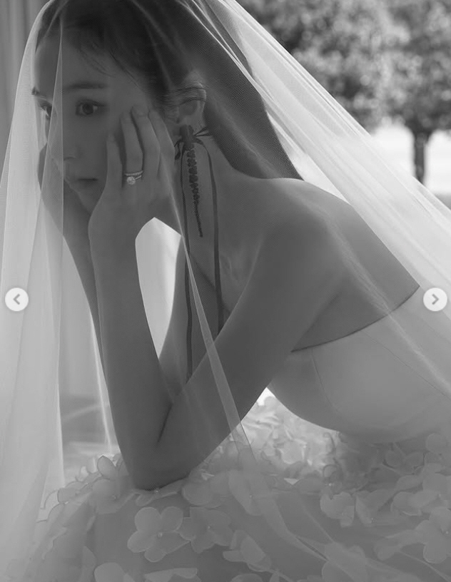 ‘유리 사촌’ 비비엔, ♥쿠시와 9년 열애 끝 결혼 “운명 같은 사랑…예…
