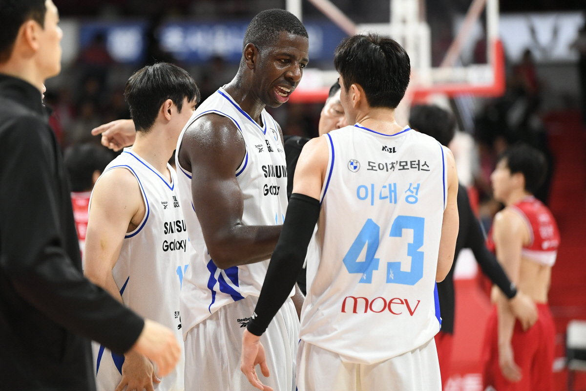 [KBL 리뷰] 서울 삼성, 정관장에 진땀승 5할 승률 복귀…80-83으…