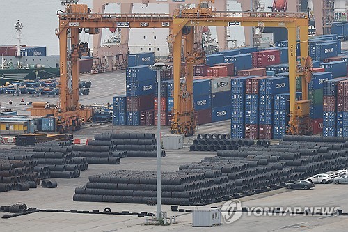 1∼10일 추석연휴 수출 15.2%↓…관세영향에 대미수출 43.4%↓(종합)