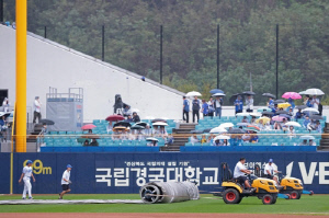 지난해 삼성 울린 가을 빗줄기…올해는 '단비'일까 '흙비'일까