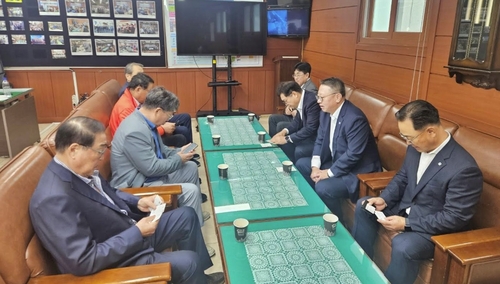 정진완 우리은행장, 남대문시장상인회 찾아…"포용금융 충실히"