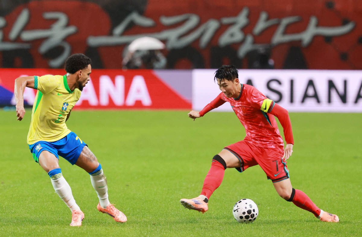 英 1티어 역시 '레전드 손흥민' 안 잊었네! A매치 최다 출장 '집중 …
