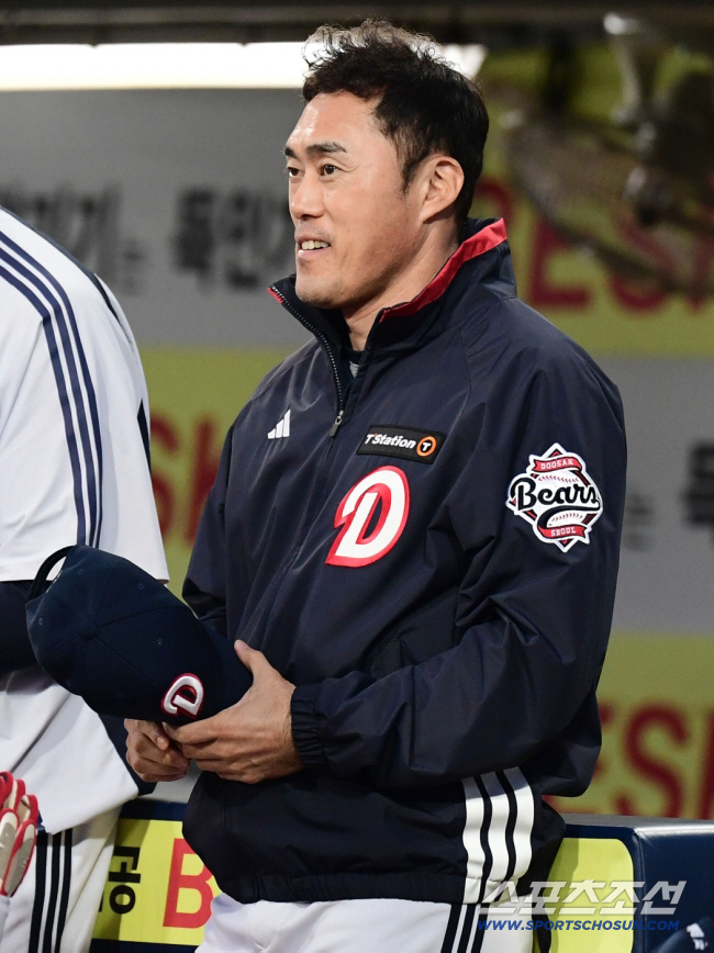 [단독] '감독 선임 임박' 두산, 선수단 정리 단행…LG·SK 트레이드…
