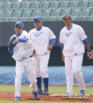 이승엽, 이대호, 김태균, 박병호...차고 넘치던 국대 1루수 씨가 말랐다, 그래서 아예 다 빼버렸다